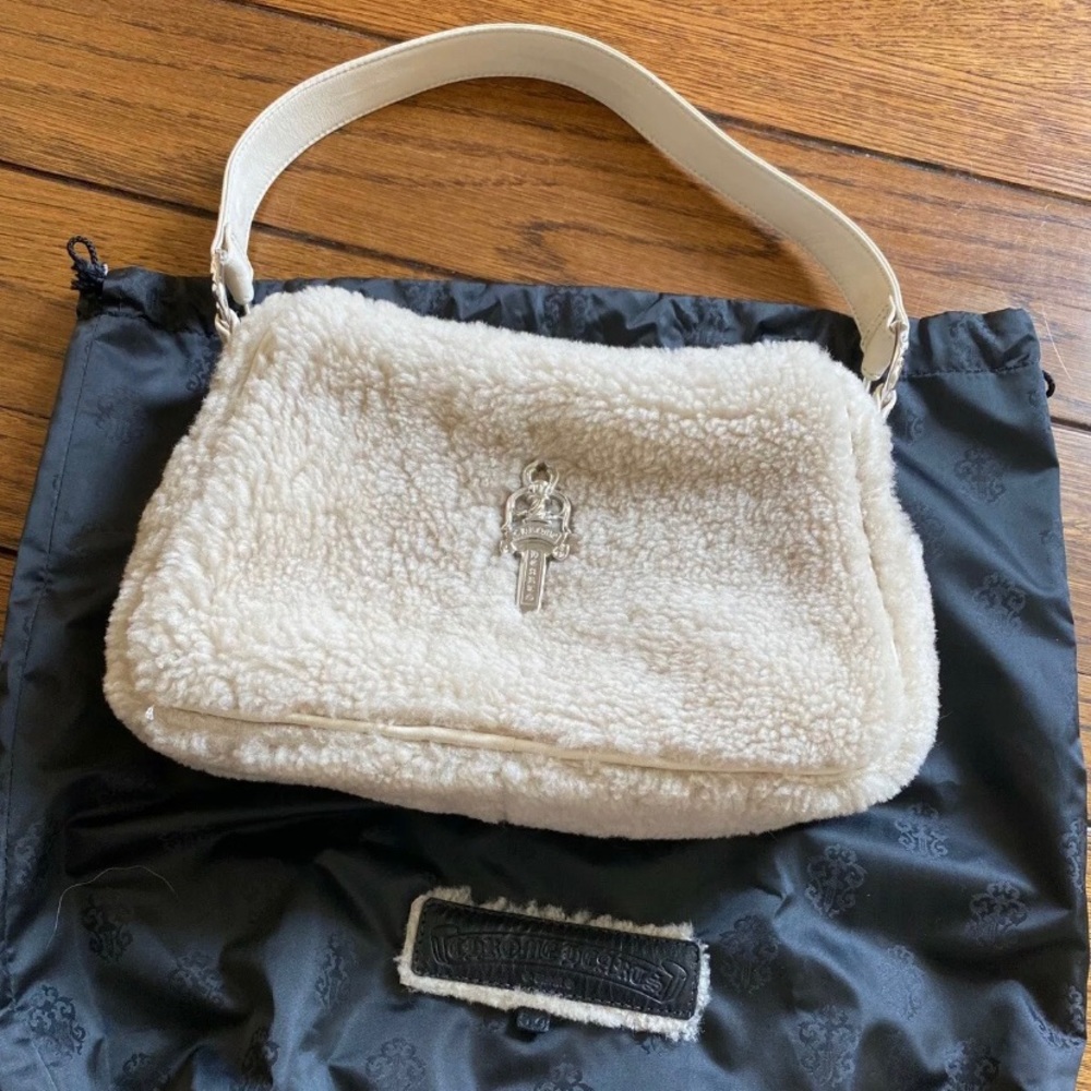 New CHROME HEARTS Chicken Nugget Shearling Bag